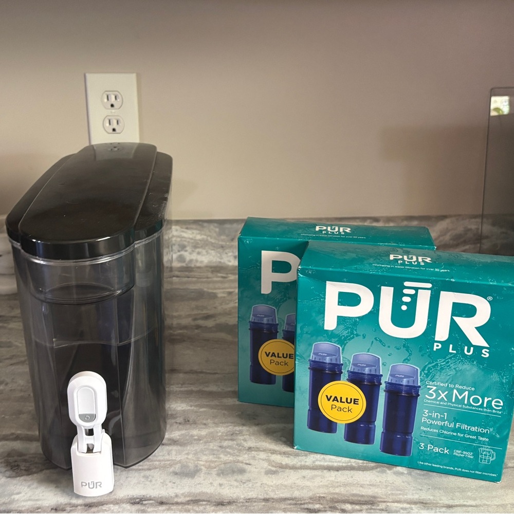 PUR Plus Black Water Filter Pitcher with Replacement Filters